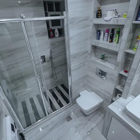 Dhimitri קורצ'ה