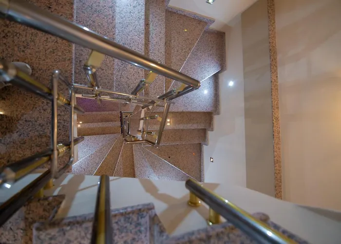 Apartament Dhimitri *