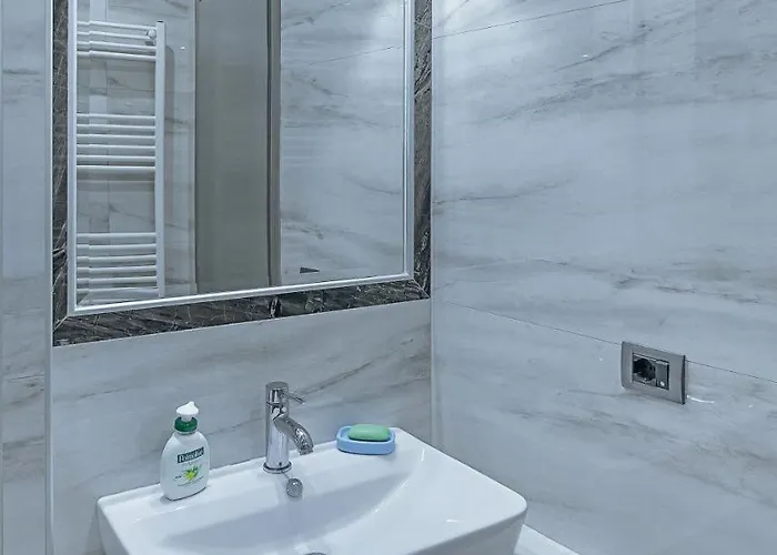 Apartament Dhimitri *